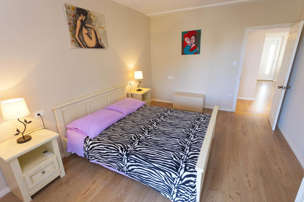 Meri Apartments - Puharic Makarska Eksteriør billede